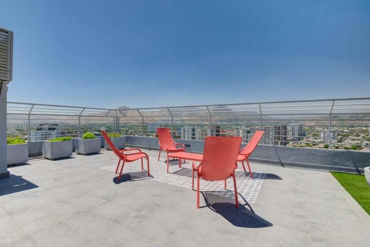 A estrenar, a pasos de Metro Plaza Chacabuco, Línea 3.