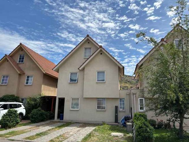 LINDA CASA 4D + 3B EN HUECHURABA