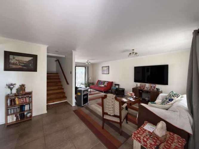 ESPECTACULAR CASA 2 PISOS PISCINA GARAGE METRO DEPARTAMENTAL