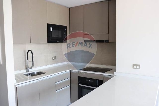 Arriendo moderno depto vista oriente