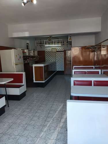 VENDO LOCAL CON PATENTES DE FUENTE DE SODA Y RESTAURANTE