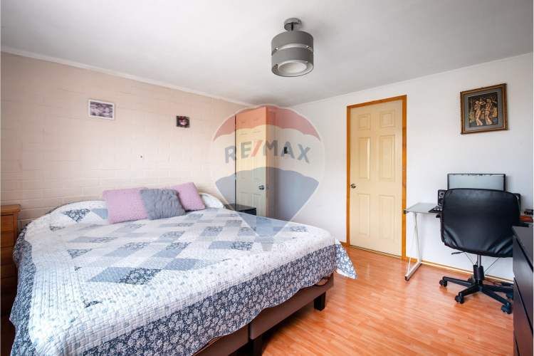 Excelente y espaciosa casa de 9d-3b remodelada