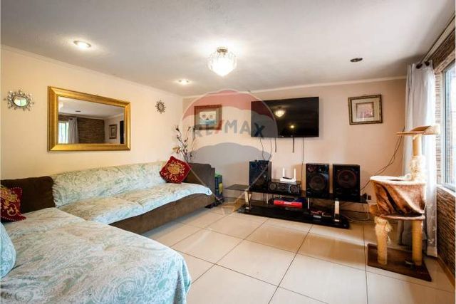 Excelente y espaciosa casa de 9d-3b remodelada