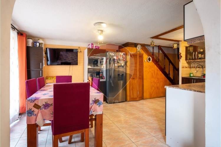 Excelente y espaciosa casa de 9d-3b remodelada