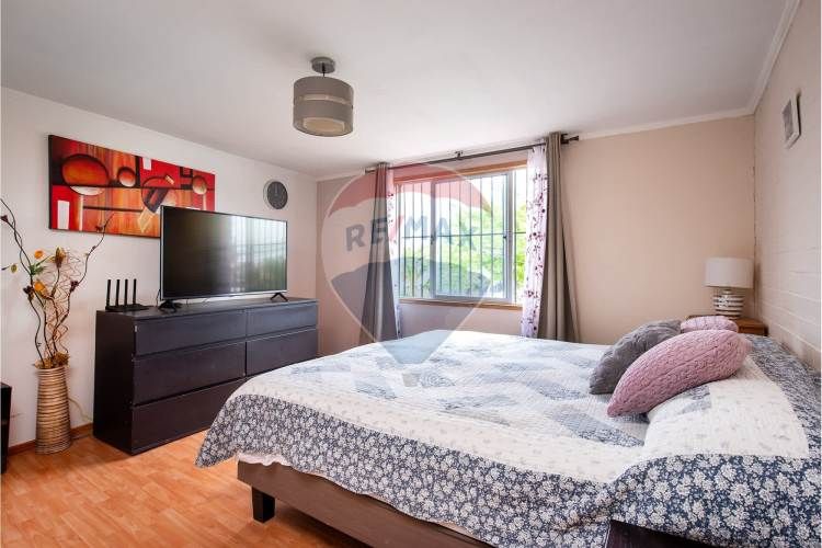 Excelente y espaciosa casa de 9d-3b remodelada