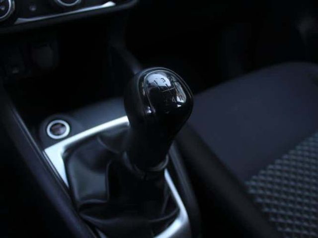 Nissan Versa 1.6 Sense  Mt 2023