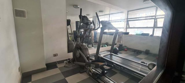 Coipue - Macul Amplio y renovado  departamento 2 dormitorios con estacionamiento y bodega