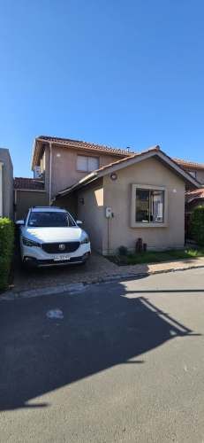 Amplia casa en arriendo buin