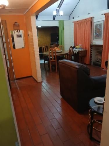 Amplia y solida casa en venta en La Florida