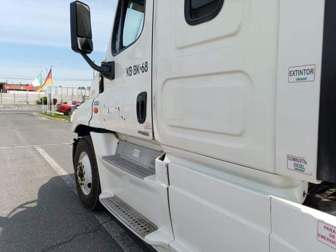 Camión Tracto Freightliner Cascadia 125