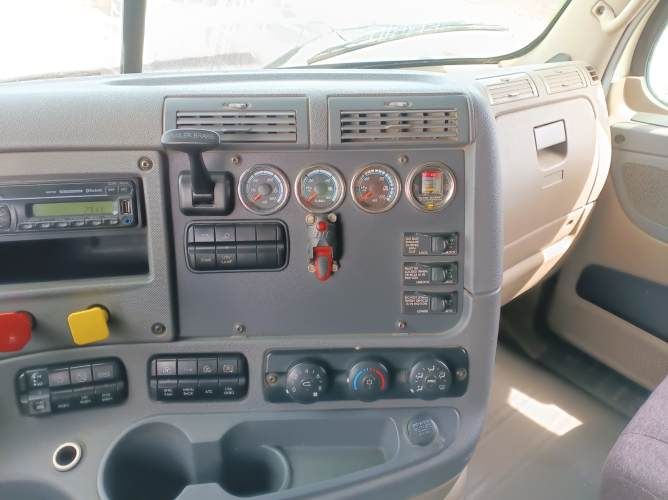 Camión Tracto Freightliner Cascadia 125