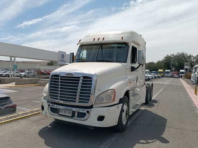 Camión Tracto Freightliner Cascadia 125