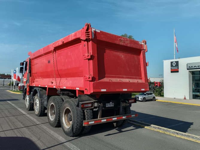 Tolva Renault K-480  año 2023