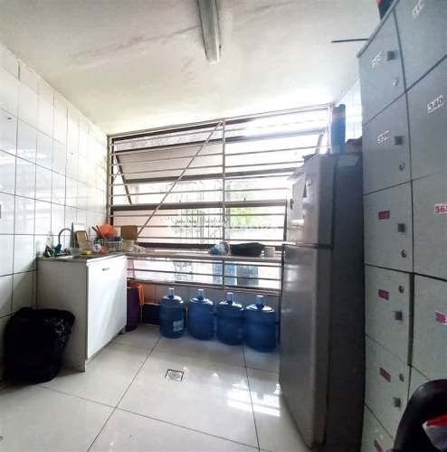 LOCAL COMERCIAL La Ñipa / Américo Vespucio