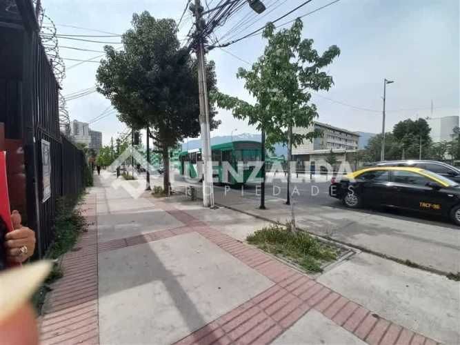 LOCAL COMERCIAL La Ñipa / Américo Vespucio