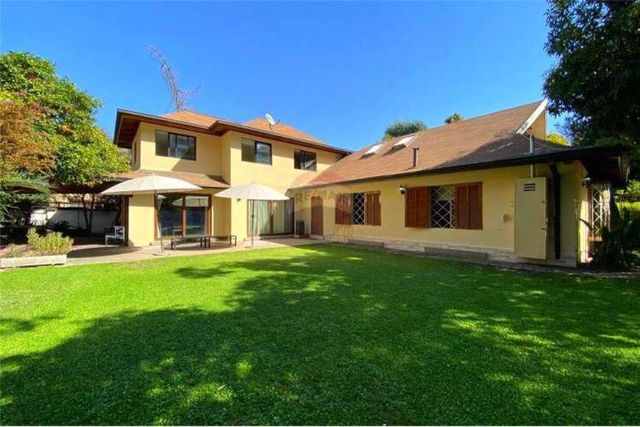 Amplia  casa  2 pisos / colegio la girouette