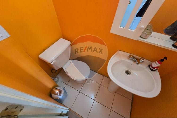 Venta casa 2 pisos en pasaje cerrado