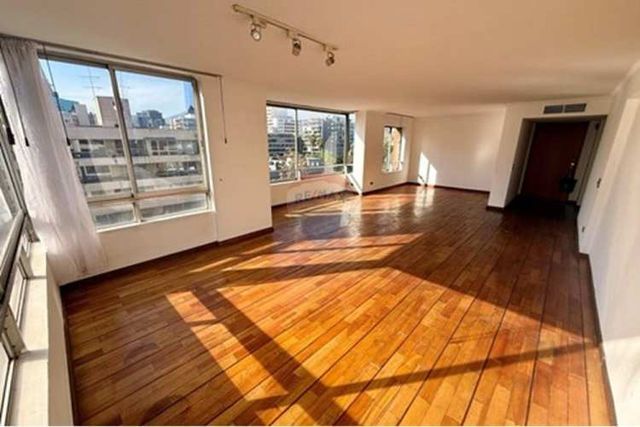 Metro los leones , muy amplio, 2 e