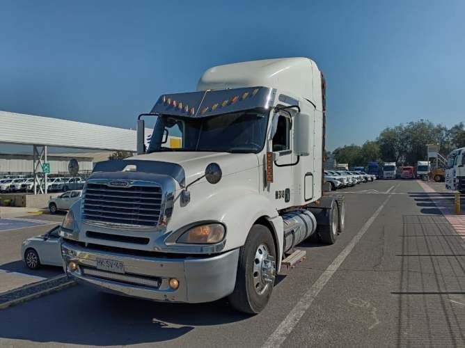 Freightliner CL120