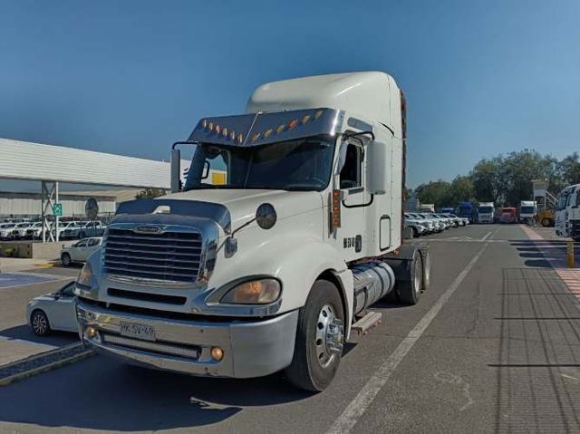 Freightliner CL120
