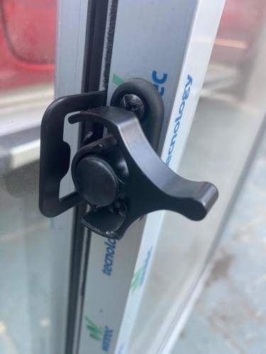 Ventana aluminio de corredera 1.20x1.20