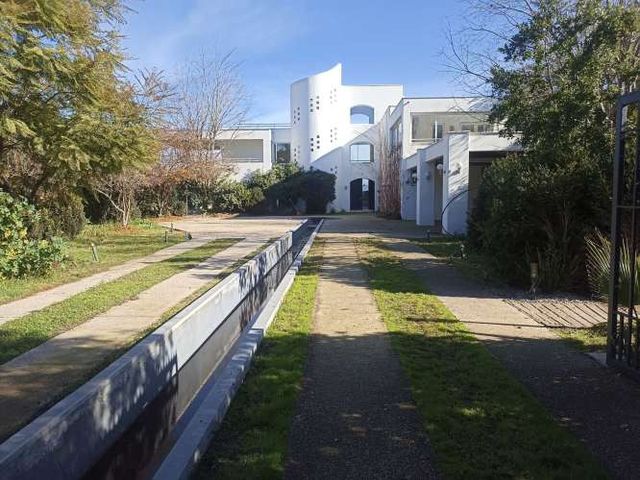 EXCLUSIVA CASA EN CONDOMINIO , 7 DORMITORIOS