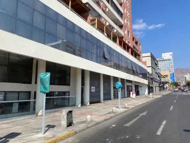 Se Arrienda Espectacular Local Comercial Sector Clinica Antofagasta.