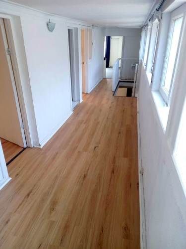 Casa con Uso Mixto en Huérfanos – 5 Habitaciones, 2 Baños y Salones