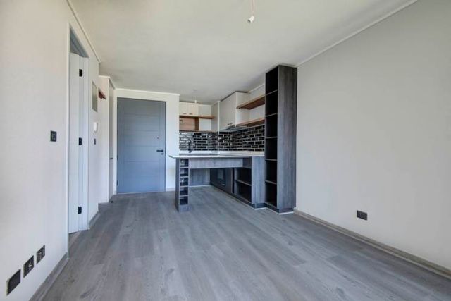 Deptos. Sin uso, a pasos de Metro Republica.