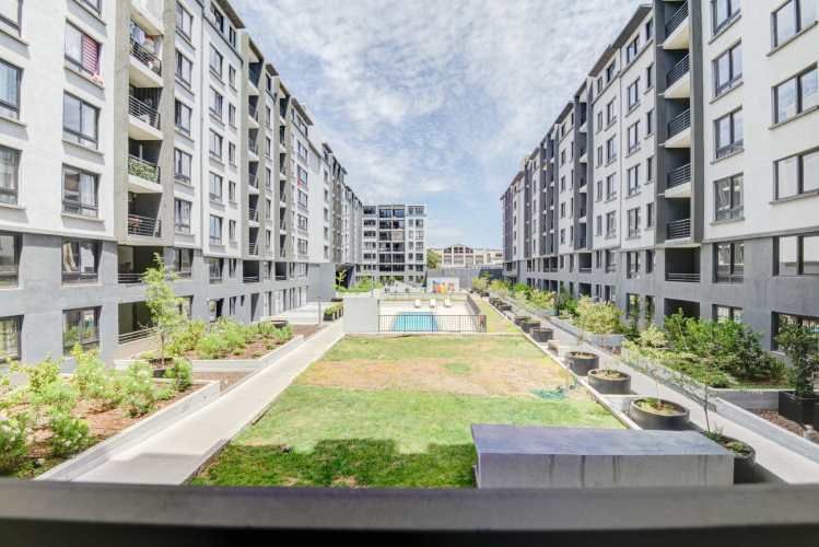 Deptos. Sin uso, a pasos de Metro Republica.