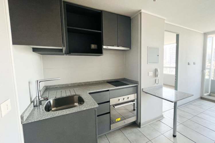 Deptos. Sin uso, a pasos de Metro Plaza Chacabuco.