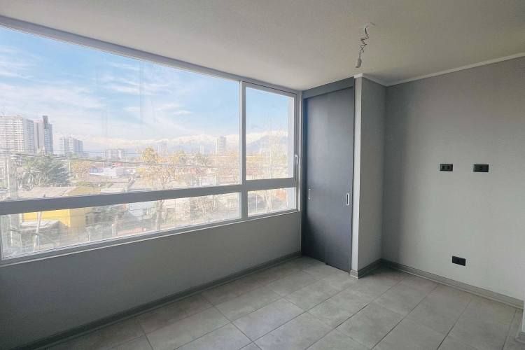 Deptos. Sin uso, a pasos de Metro Plaza Chacabuco.