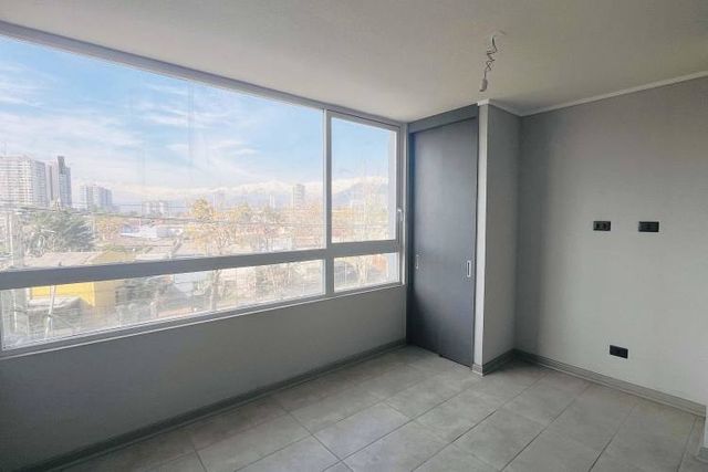 Deptos. Sin uso, a pasos de Metro Plaza Chacabuco.