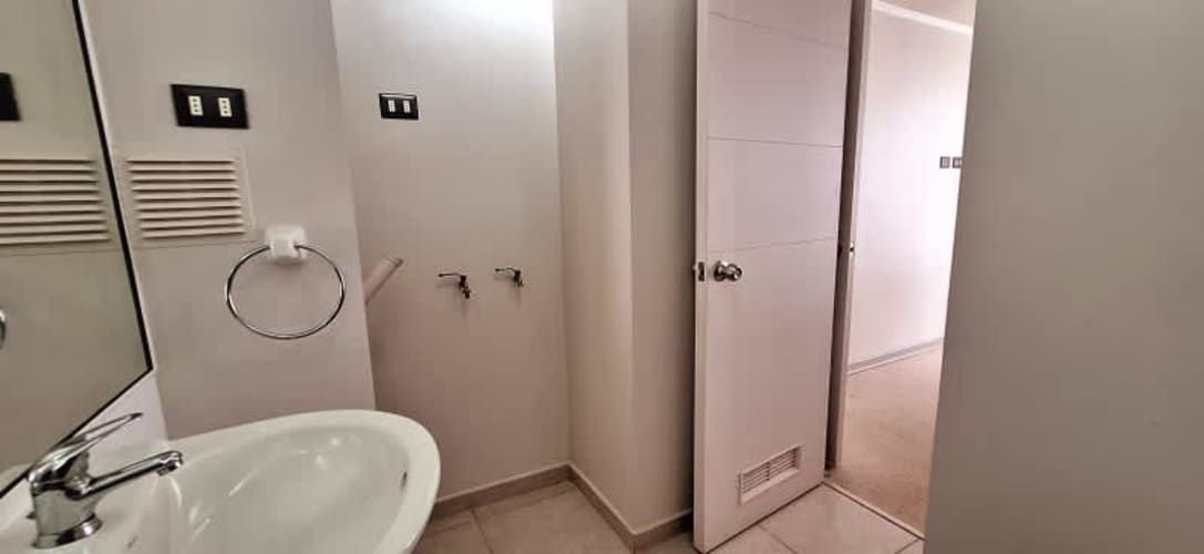 SE ARRIENDO ESTUPENDO DEPARTAMENTO EN CONDOMIO !!!