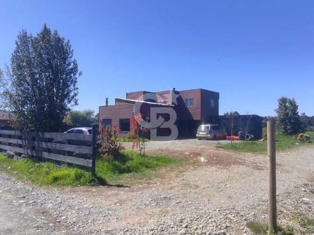 Parcela con 2 casas a 7 minutos del Centro de Puerto Varas