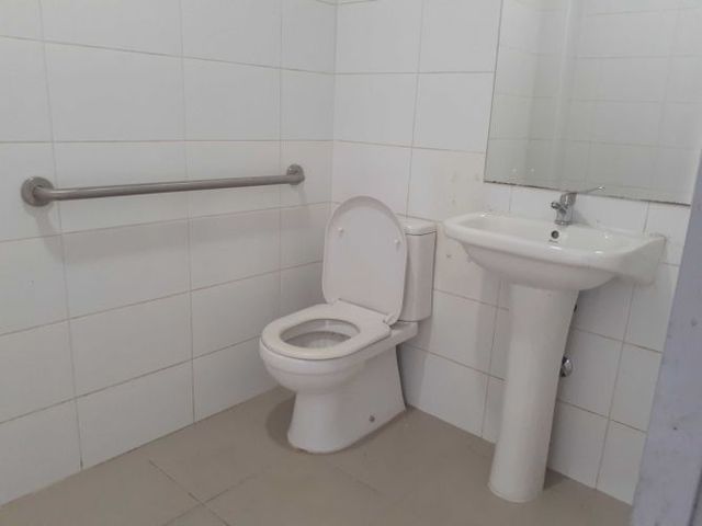 Bodega 211 mt2 en condominio. Renca (125642)