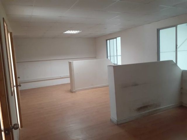 Bodega 211 mt2 en condominio. Renca (125642)