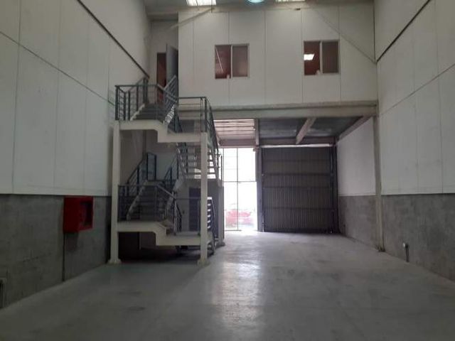 Bodega 211 mt2 en condominio. Renca (125642)