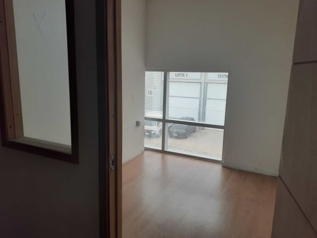 Bodega 211 mt2 en condominio. Renca (125642)