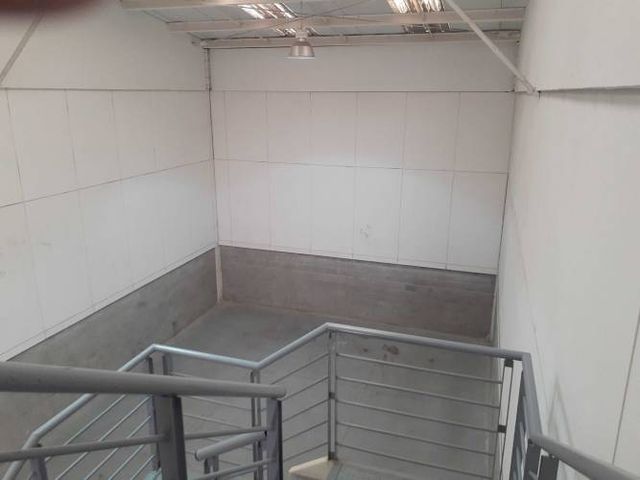 Bodega 211 mt2 en condominio. Renca (125642)