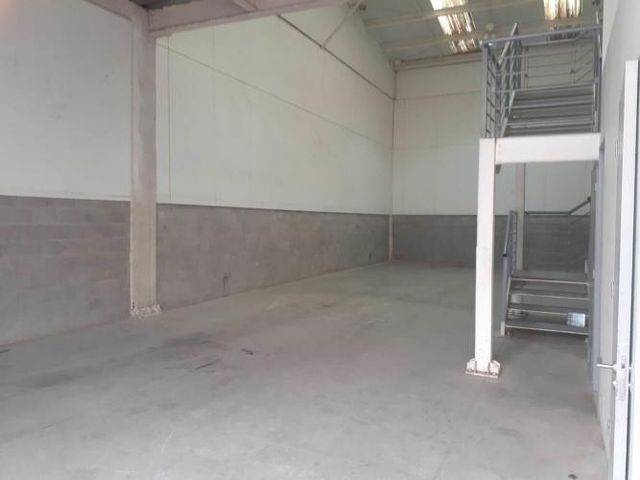 Bodega 211 mt2 en condominio. Renca (125642)