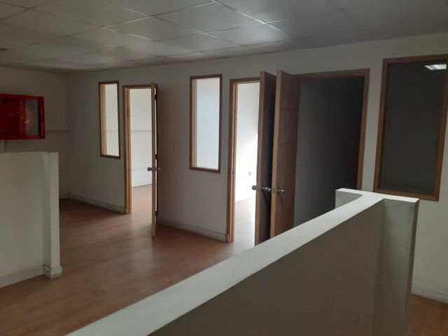 Bodega 211 mt2 en condominio. Renca (125642)