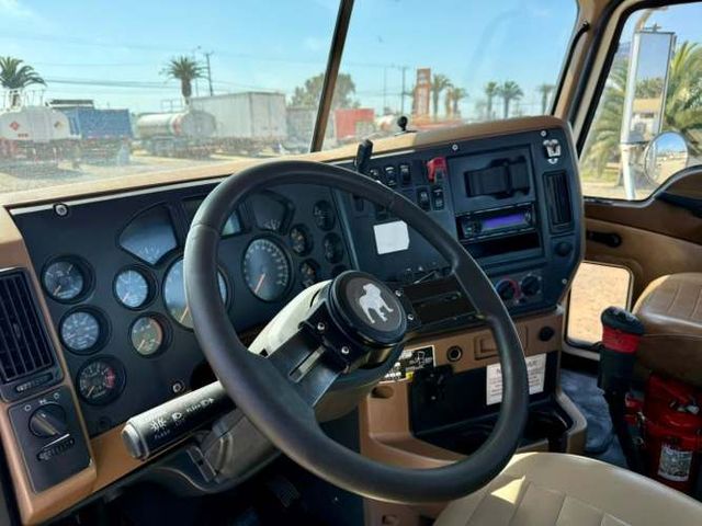 2014 Camión Mack GU813 Granite Chasis Cabinado