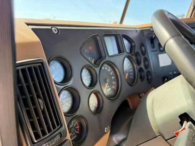 2014 Camión Mack GU813 Granite Chasis Cabinado