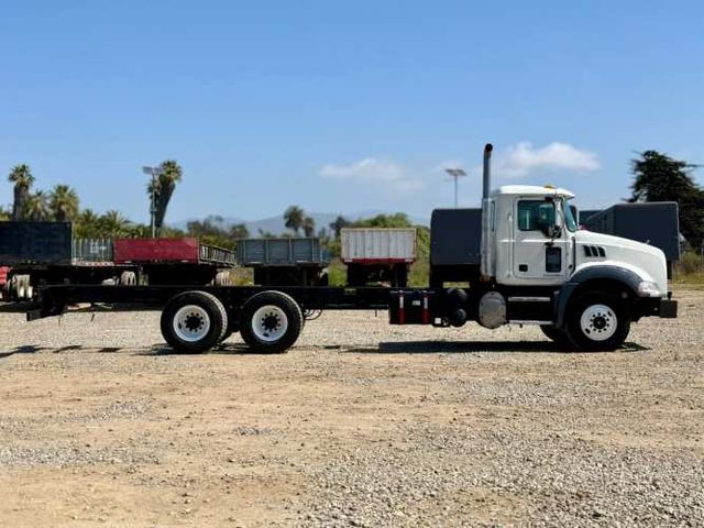 2014 Camión Mack GU813 Granite Chasis Cabinado
