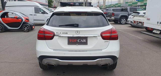 Mercedes Benz GLA200 2019