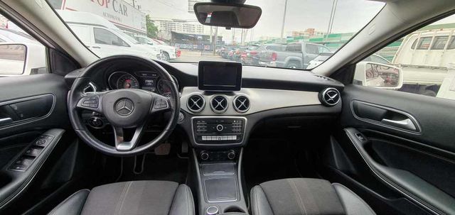 Mercedes Benz GLA200 2019