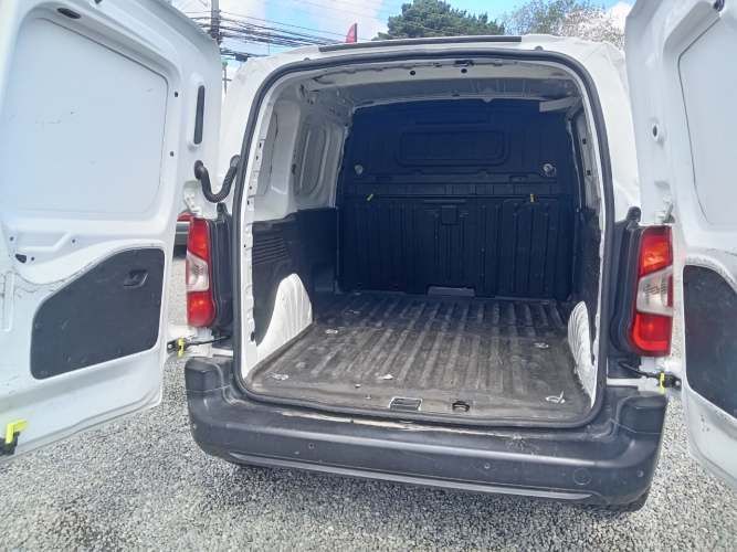 PEUGEOT PARTNER 2021