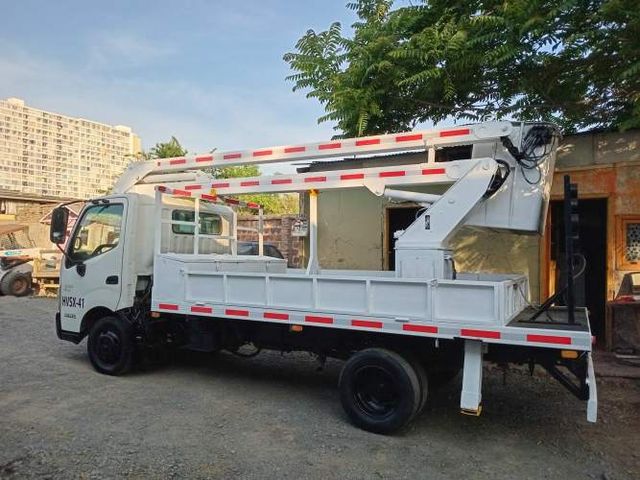 SE VENDE O SE PERMUTA CAMION GRUA ALZA HOMBRE O CAMION HIDRO ELEVADOR O CAMION CAPACHO