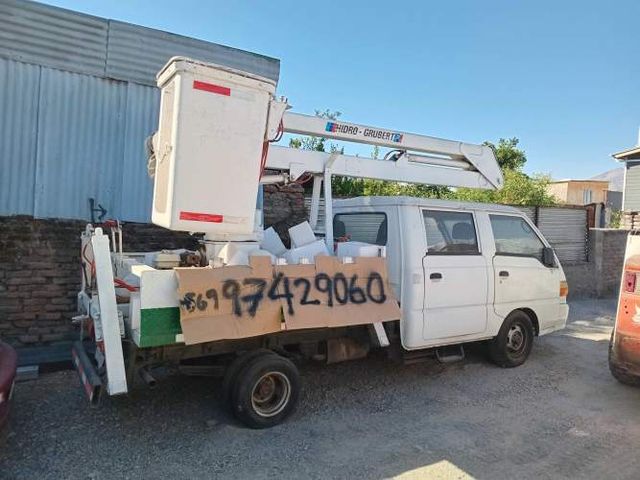 SE VENDE O SE PERMUTA CAMION GRUA ALZA HOMBRE O CAMION HIDRO ELEVADOR O CAMION CAPACHO